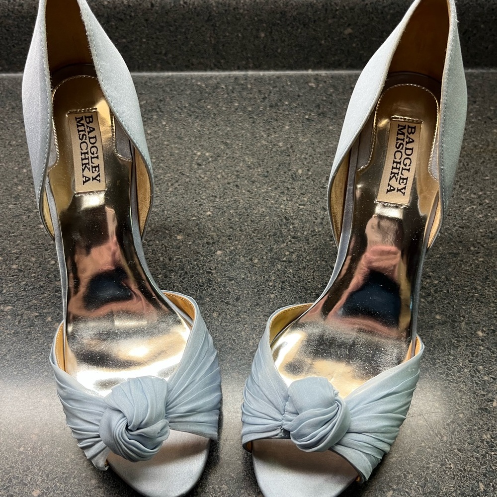 Badgley Mischka Light Blue Knotted Peep-Toe Heels NEW